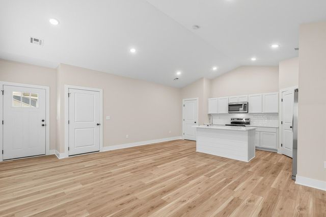 17142 W Lawson Cir, Goddard, KS 67052