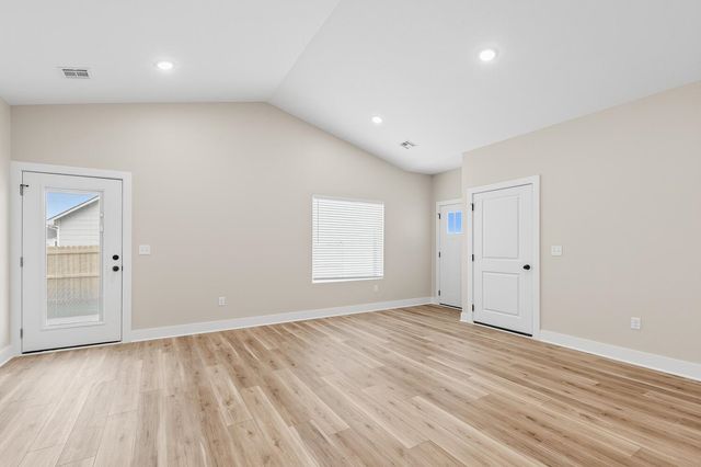 17142 W Lawson Cir, Goddard, KS 67052
