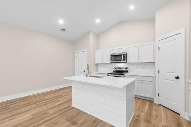 17142 W Lawson Cir, Goddard, KS 67052