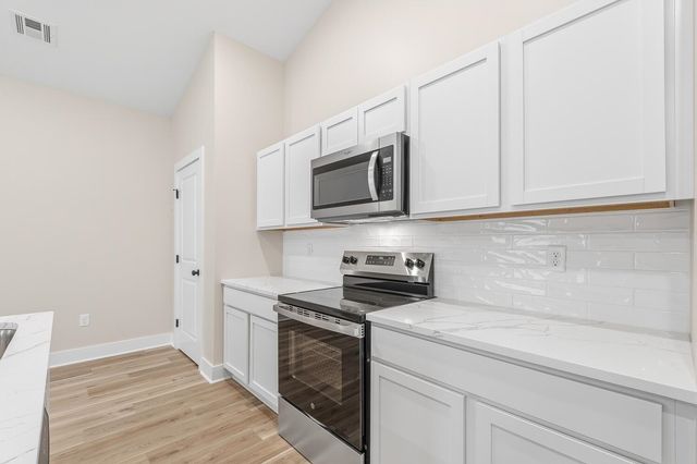 17142 W Lawson Cir, Goddard, KS 67052