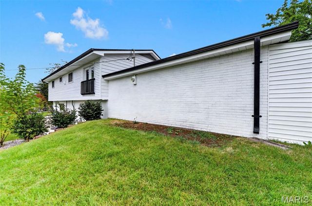 11029 Patrina Court, St Louis, MO 63126