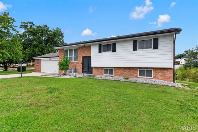 11029 Patrina Court, St Louis, MO 63126