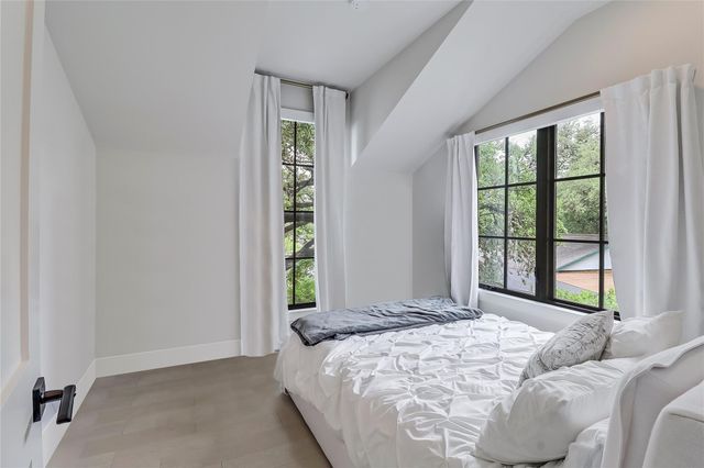 1402 Drake Ave, Austin, TX 78704