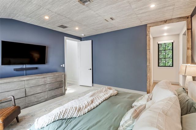 1402 Drake Ave, Austin, TX 78704