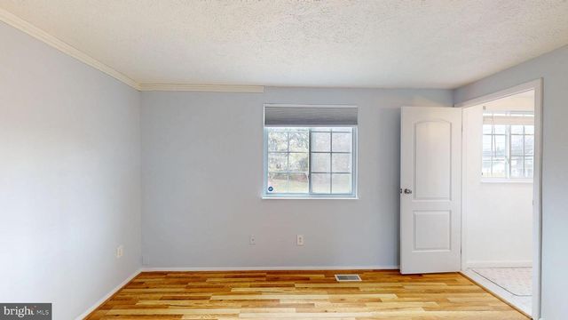 7701 IVY OAK DR, Gaithersburg, MD 20877