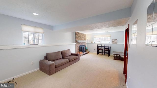 7701 IVY OAK DR, Gaithersburg, MD 20877