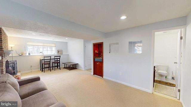 7701 IVY OAK DR, Gaithersburg, MD 20877