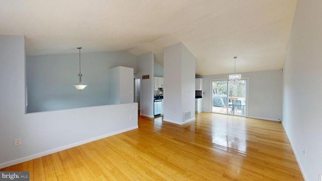 7701 IVY OAK DR, Gaithersburg, MD 20877