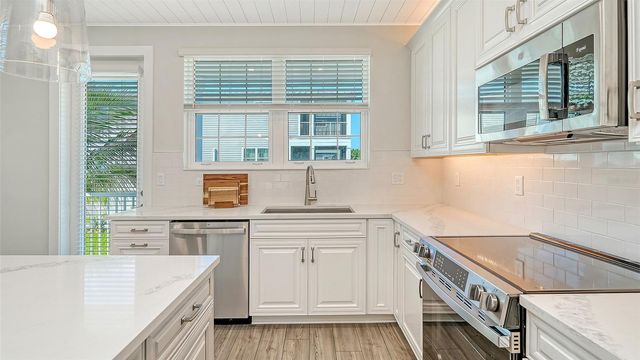 12435 DOCKSIDE TERRACE, Cortez, FL 34215