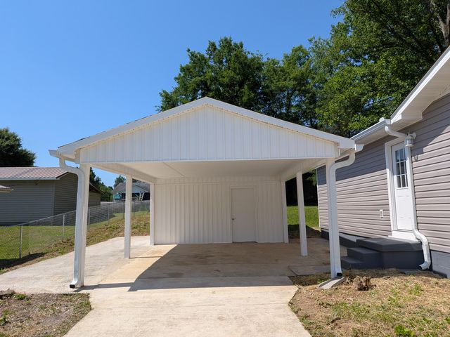 141 Redwood Avenue, Dayton, TN 37321