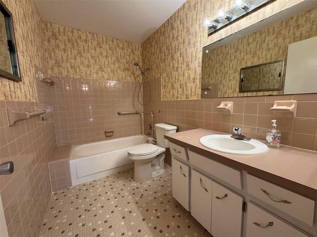 2402 ECUADORIAN WAY 40, Clearwater, FL 33763