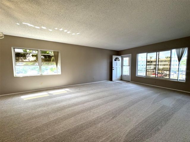 2402 ECUADORIAN WAY 40, Clearwater, FL 33763