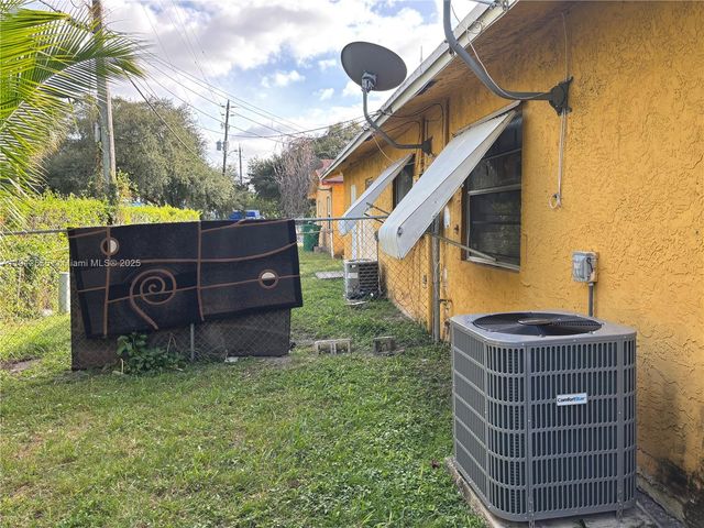 3691 SW 60th Ter, Miramar, FL 33023