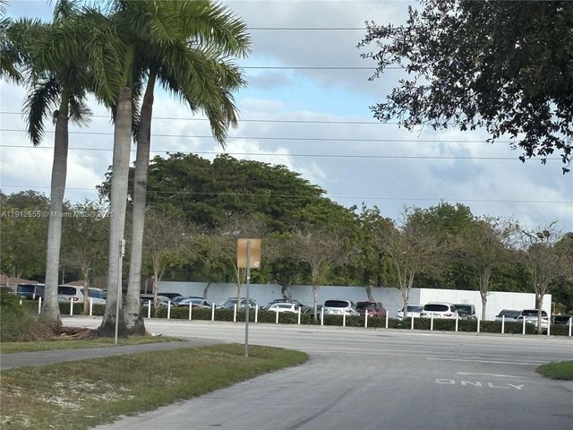 3691 SW 60th Ter, Miramar, FL 33023