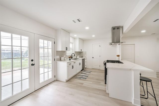 1110 Dunstan Road, Pasadena, TX 77502