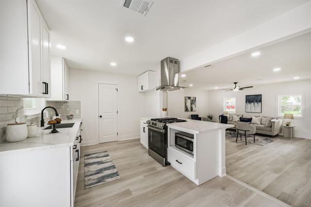 1110 Dunstan Road, Pasadena, TX 77502