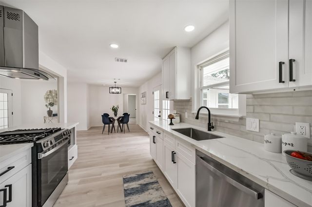 1110 Dunstan Road, Pasadena, TX 77502
