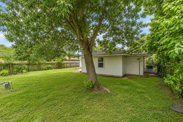 1110 Dunstan Road, Pasadena, TX 77502