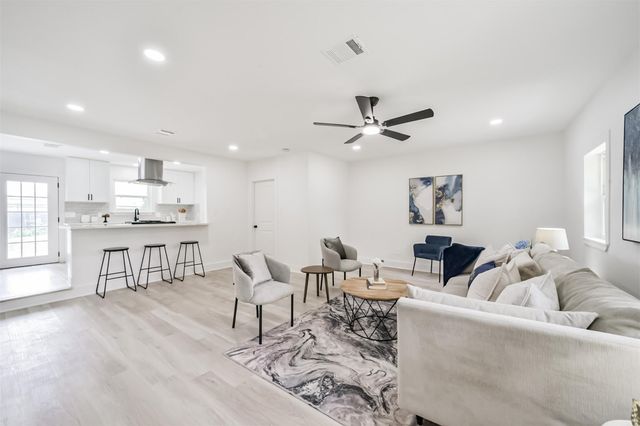 1110 Dunstan Road, Pasadena, TX 77502