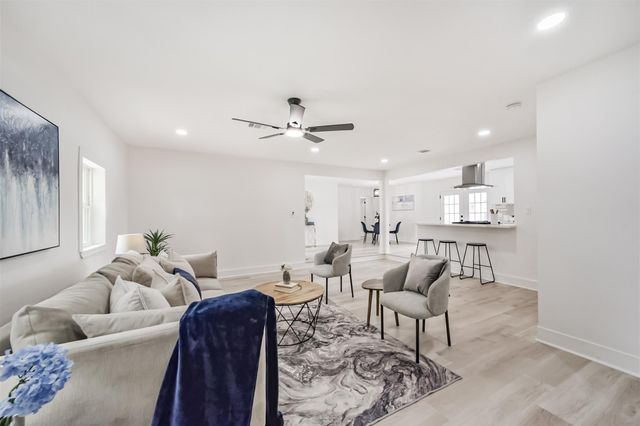 1110 Dunstan Road, Pasadena, TX 77502