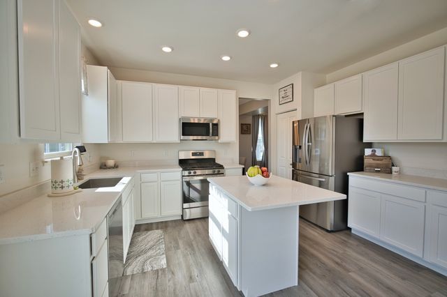 574 Coach Road, Yorkville, IL 60560