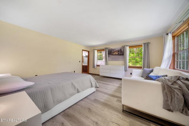 1139 Glades Rd, Gatlinburg, TN 37738