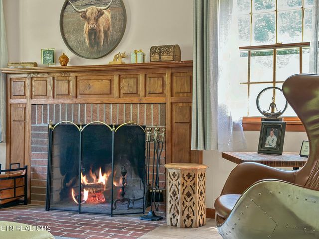 1139 Glades Rd, Gatlinburg, TN 37738