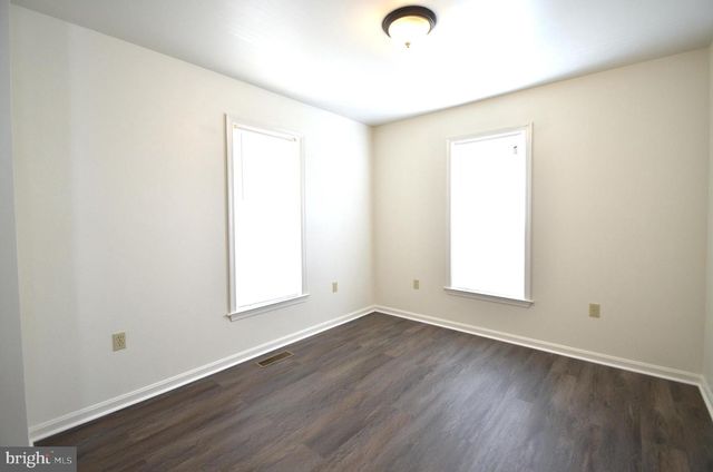 4 RIDGE RD SE, Washington, DC 20019