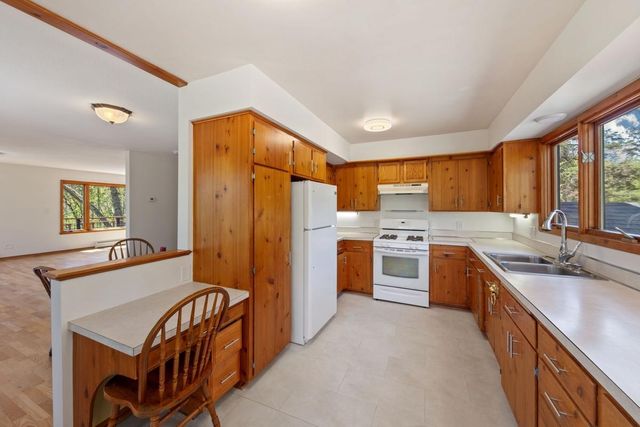 327 Krattley Lane, Hudson, WI 54016
