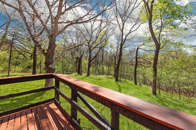 327 Krattley Lane, Hudson, WI 54016
