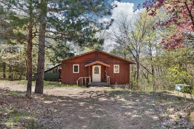 327 Krattley Lane, Hudson, WI 54016
