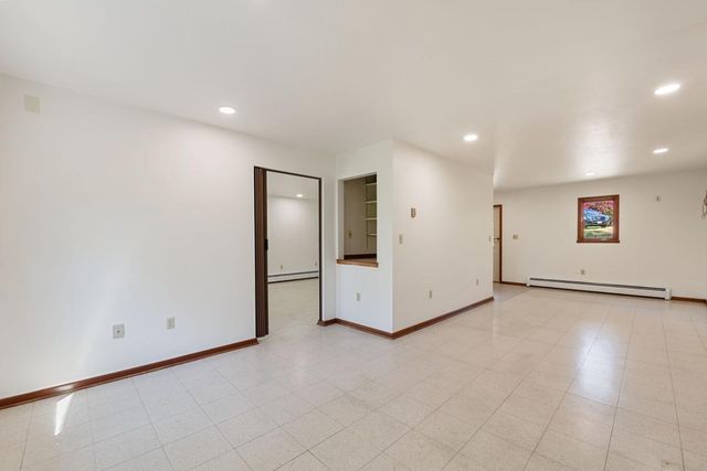 327 Krattley Lane, Hudson, WI 54016