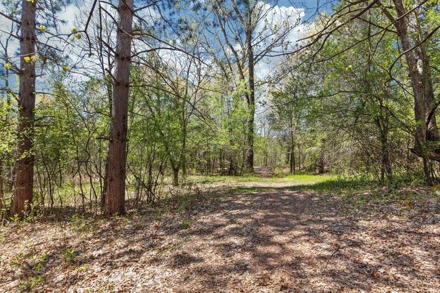 327 Krattley Lane, Hudson, WI 54016