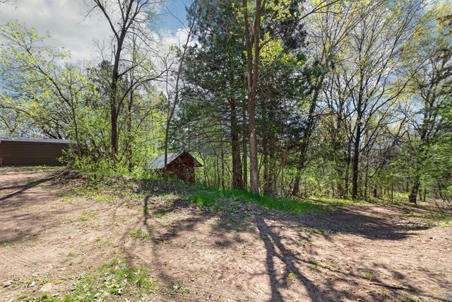 327 Krattley Lane, Hudson, WI 54016