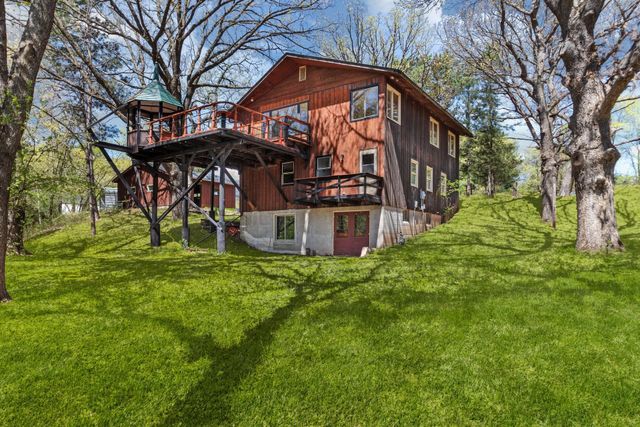 327 Krattley Lane, Hudson, WI 54016