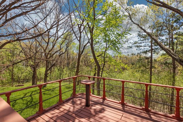 327 Krattley Lane, Hudson, WI 54016