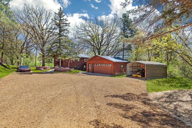 327 Krattley Lane, Hudson, WI 54016