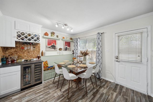 38 Wineberry Place, The Woodlands, TX 77382