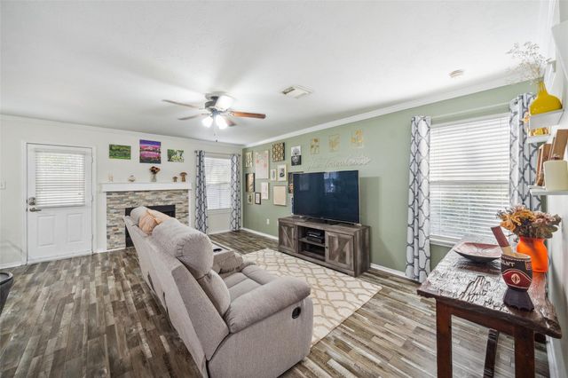 38 Wineberry Place, The Woodlands, TX 77382