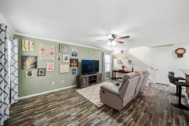 38 Wineberry Place, The Woodlands, TX 77382