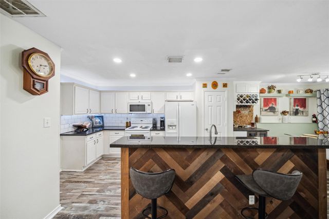 38 Wineberry Place, The Woodlands, TX 77382