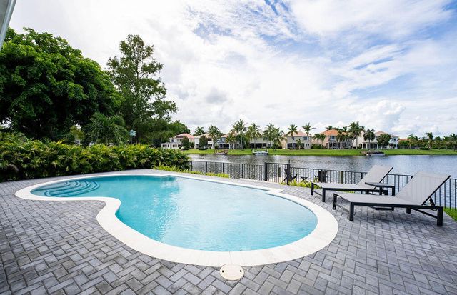 12657 White Coral Drive, Wellington, FL 33414