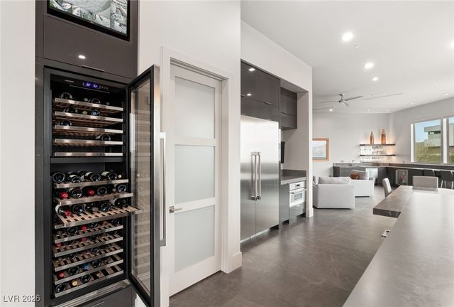 668 Dragon Peak Drive, Henderson, NV 89012