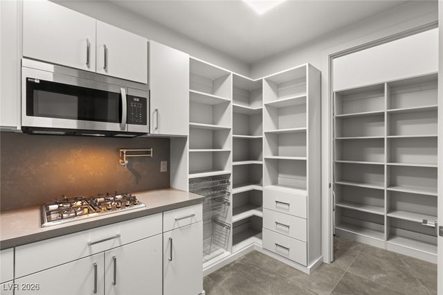 668 Dragon Peak Drive, Henderson, NV 89012