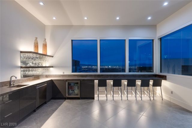 668 Dragon Peak Drive, Henderson, NV 89012