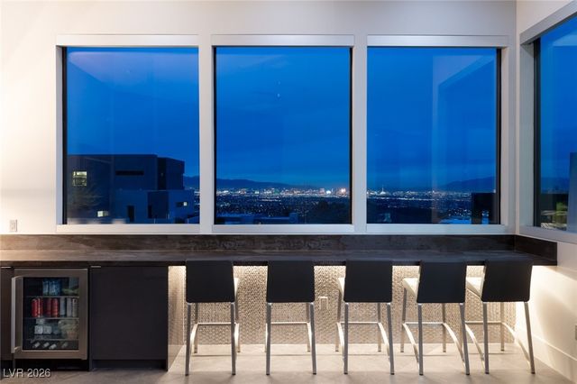 668 Dragon Peak Drive, Henderson, NV 89012