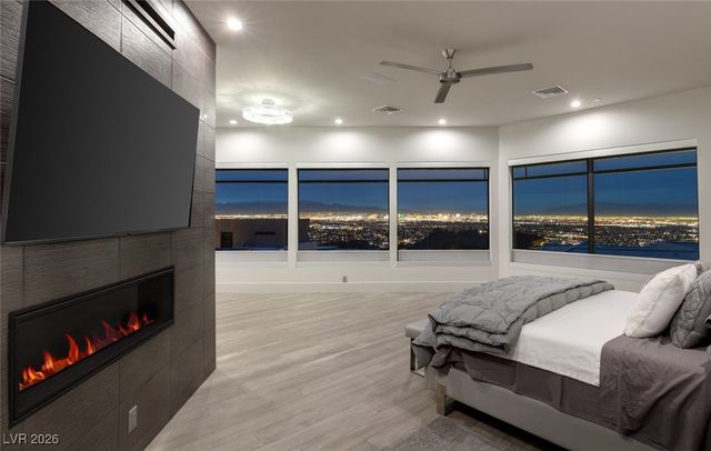 668 Dragon Peak Drive, Henderson, NV 89012