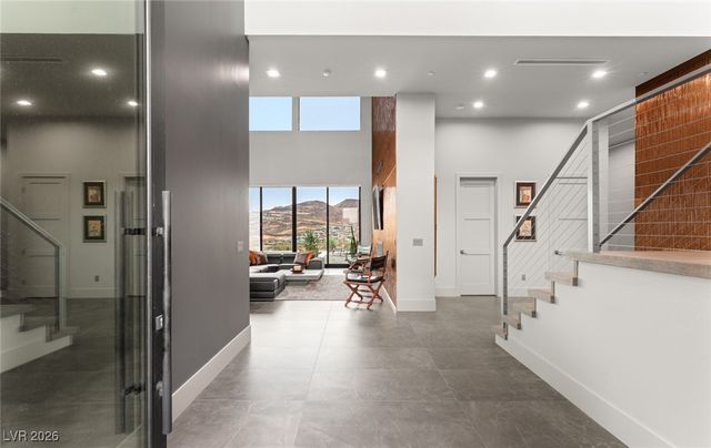 668 Dragon Peak Drive, Henderson, NV 89012