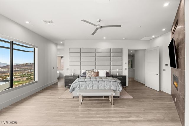 668 Dragon Peak Drive, Henderson, NV 89012