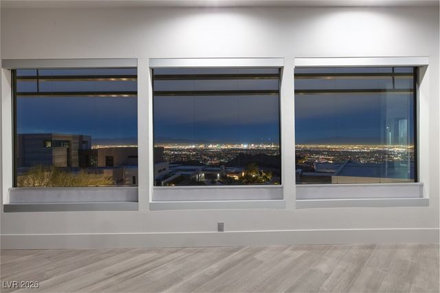 668 Dragon Peak Drive, Henderson, NV 89012